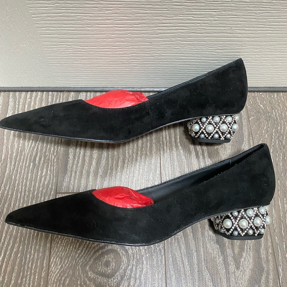 Stunning low-heeled point toes EU40